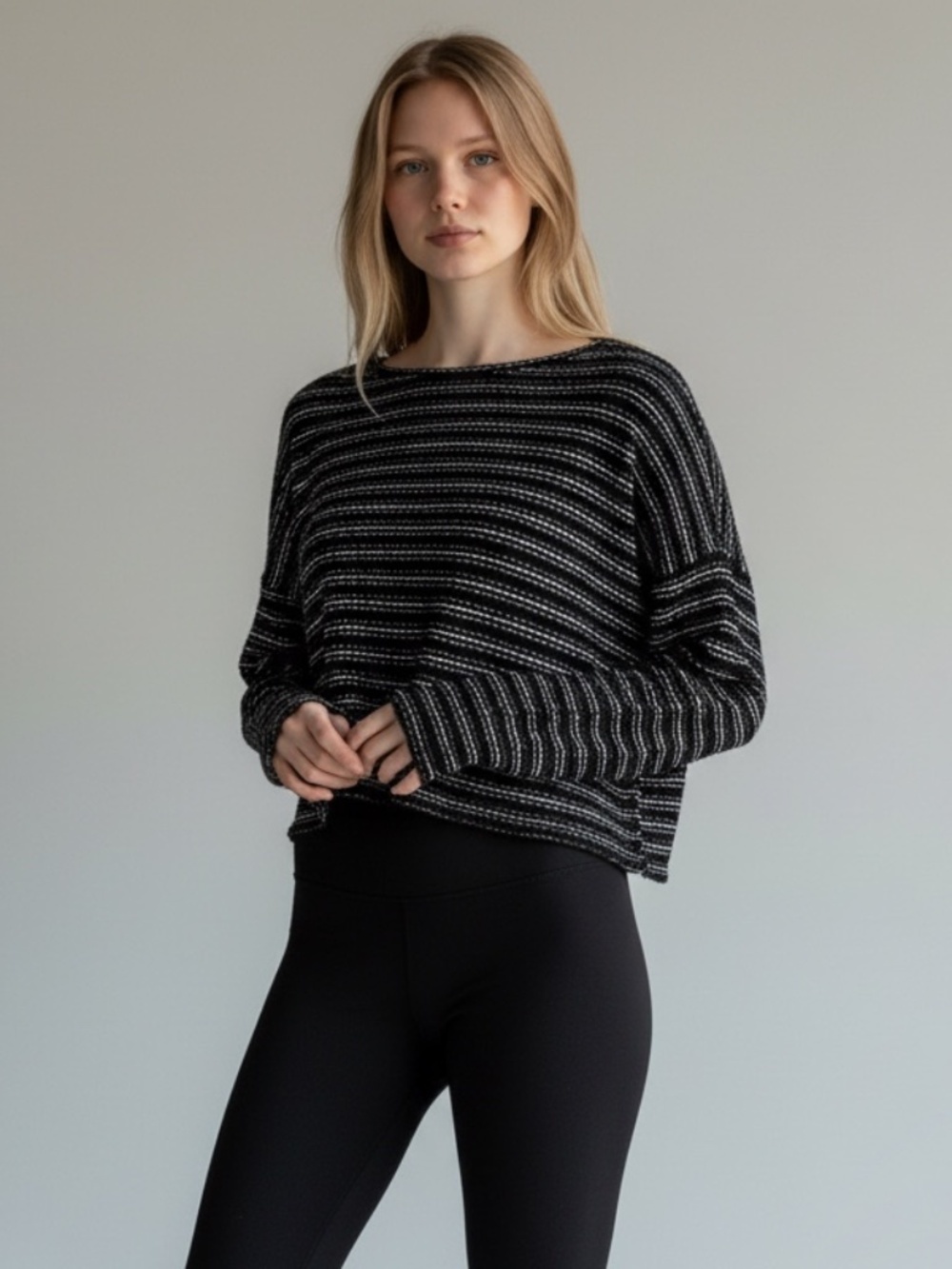 Forever 21 Black & White Striped Long Sleeve Crop Top Comfy Size Small